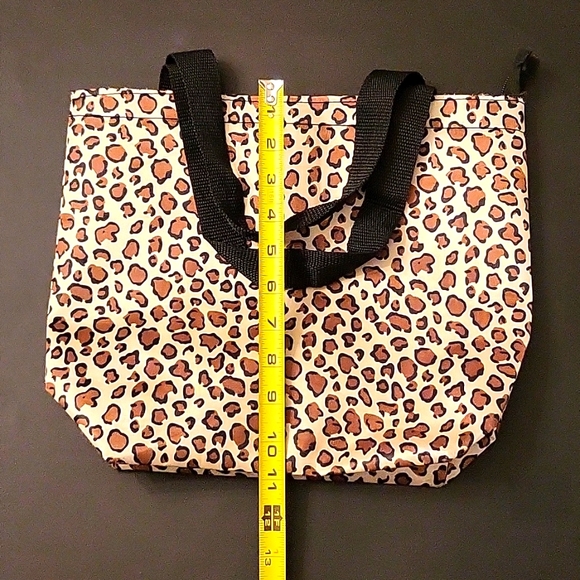 NWOT Leopard Vinyl Mid-sized Tote/Lunch Bag! - Picture 9 of 10